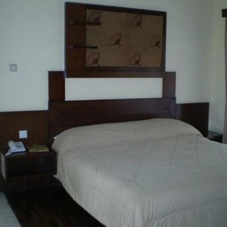 Hotel Sindang Reret Cikole Cicadas Exterior foto